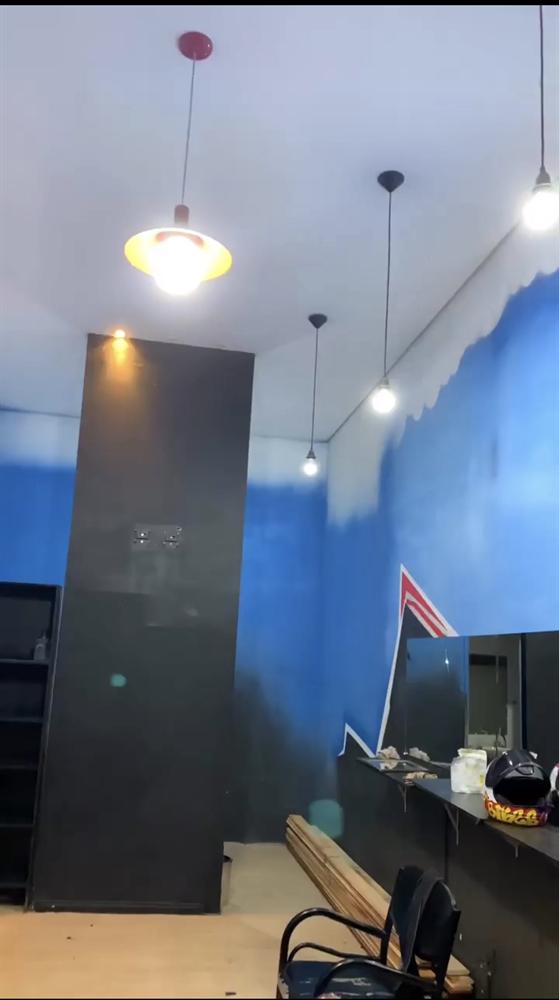 O espaço em obra, no começo da Barbearia 08